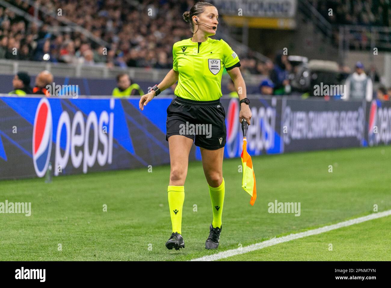 The referee Alberto Santoro during Modena FC vs SPAL, Italian soccer Serie B  match in Modena, Italy, April 22 2023 Stock Photo - Alamy