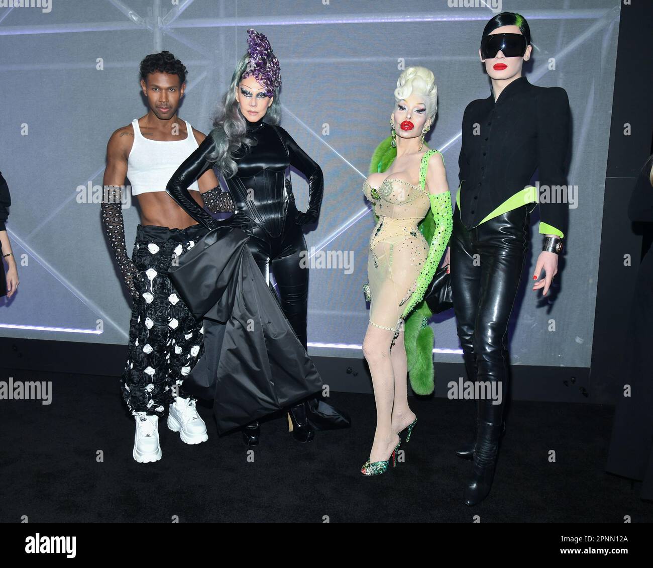 Susanne Bartsch (R), Amanda Lepore (2R) and guests Stock Photo