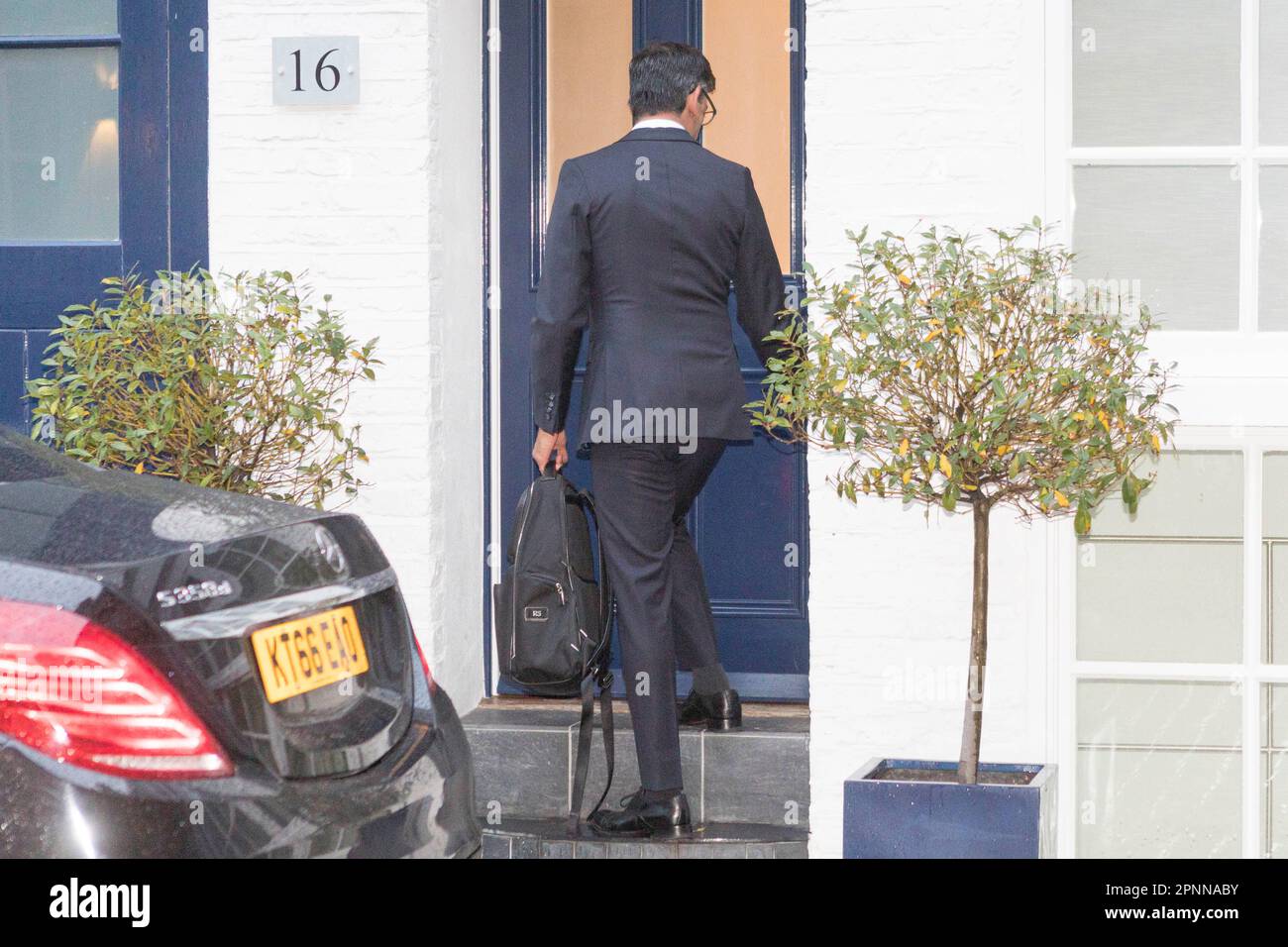 [ColSa0001284]  Former Chancellor Rishi Sunk MP goes to work in the morning from his Kensington home.   Image shot on 17th Oct 2022.  © Belinda Jiao Stock Photo