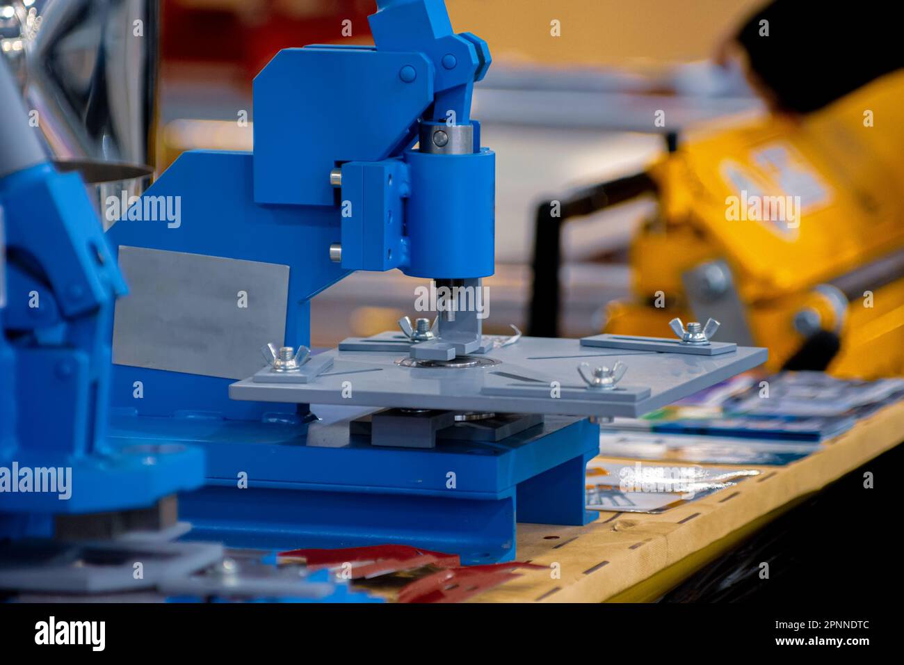 Punching presses special mechanisms for punching corners or punching