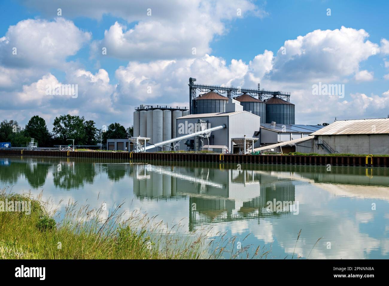 Agroprocessing facility for processing, drying, cleaning and storing agricultural products