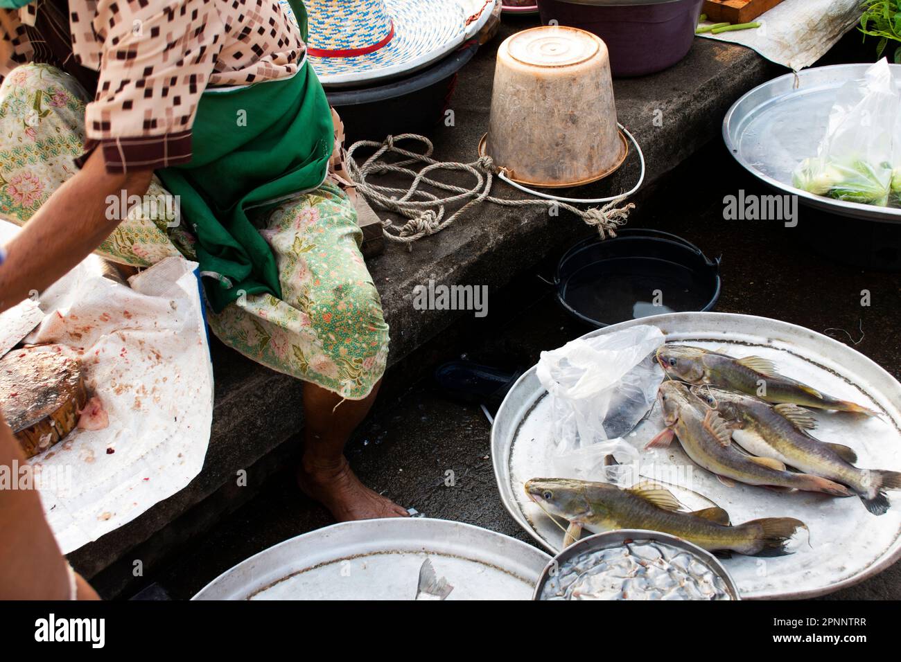 Fishmonger cuts hi-res stock photography and images - Alamy