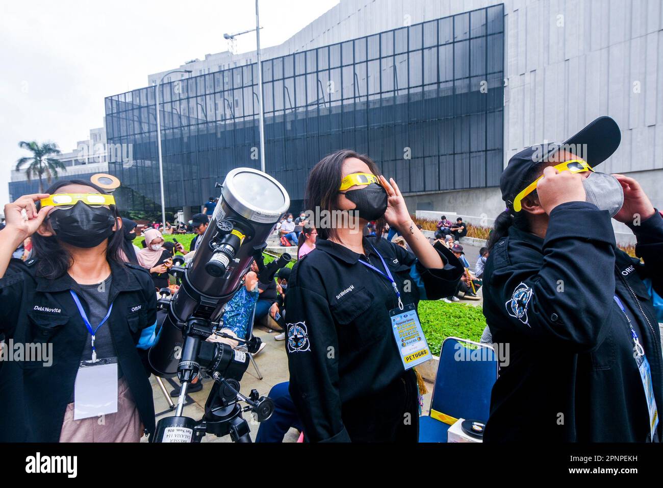 Jakarta, Indonesia. 20th Apr, 2023. People wearing a solar eclipse