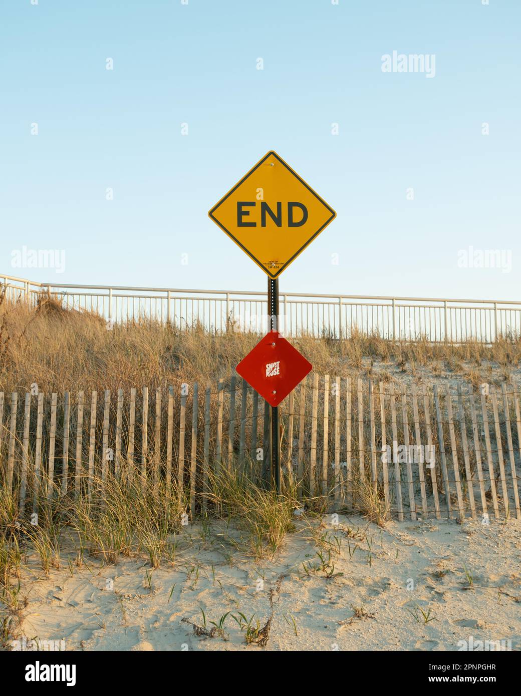 2,295 Dead End Sign Stock Photos, High-Res Pictures, and Images - Getty  Images