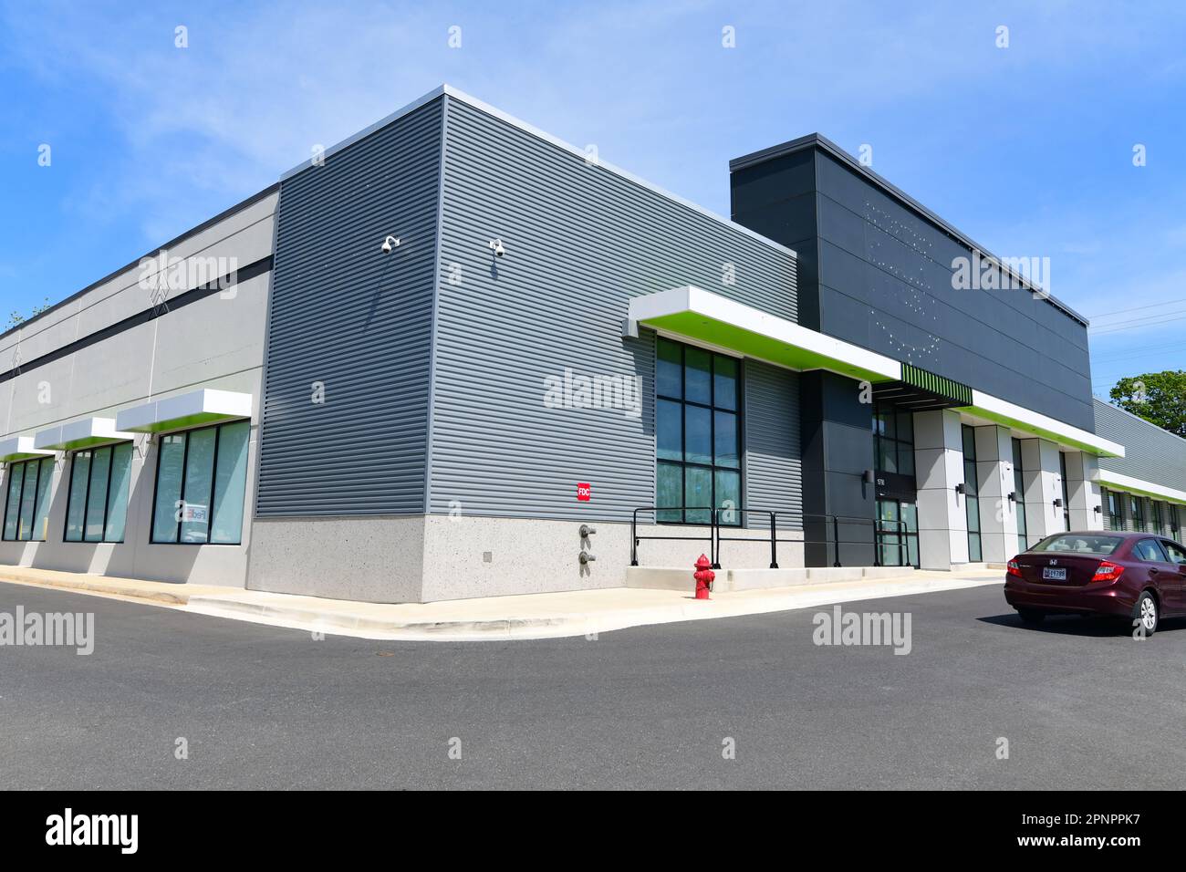 USA Maryland An Amazon Fresh store that closed before it opened grocery store exterior building with car Stock Photo