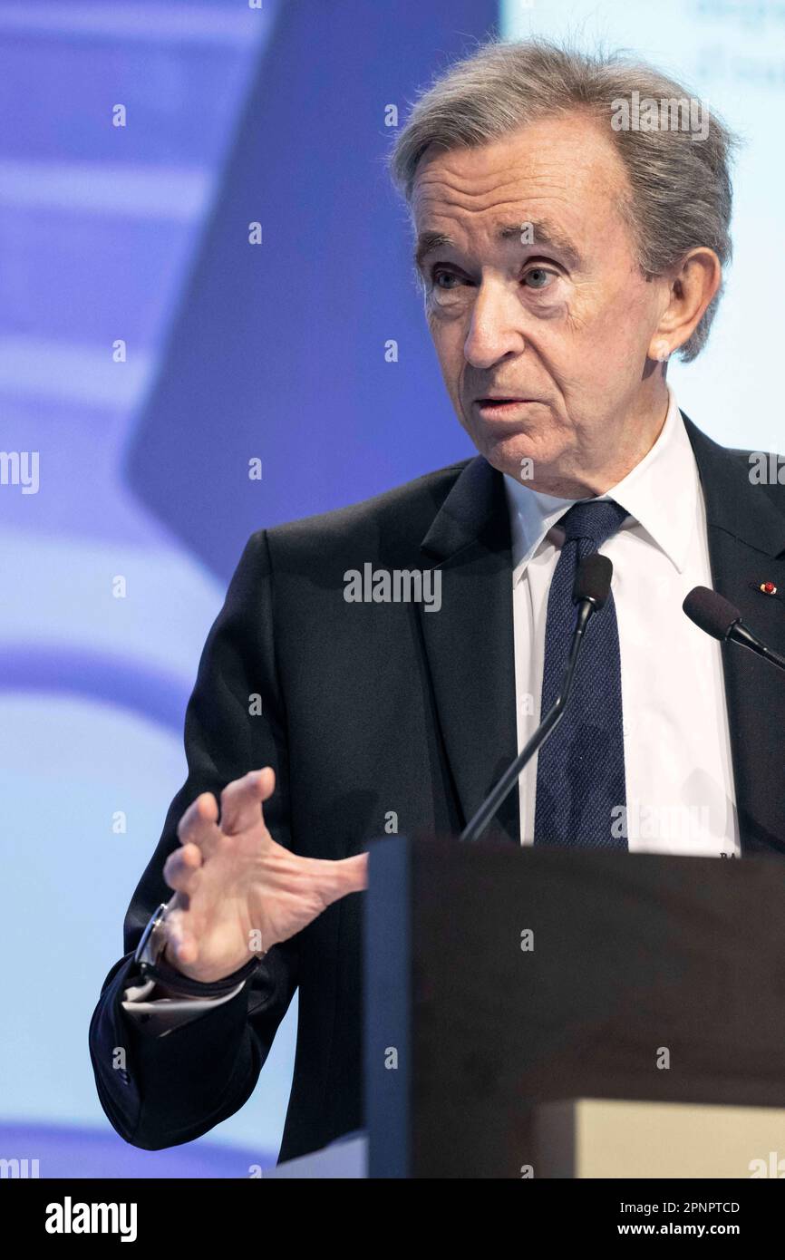 After record year, LVMH chief Bernard Arnault is “quite confident” about  2023