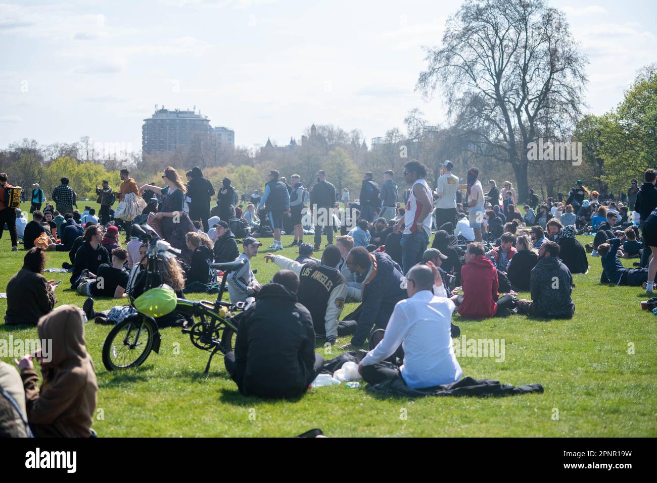 London UK. 20 April 2023. Hundreds of revellers gather in Hyde Park to smoke cannabis as part of  420 Day  cannabis day urging the UK government to decriminalise cannabis which is illegal and a class B drug. Credit: amer ghazzal/Alamy Live News Stock Photo
