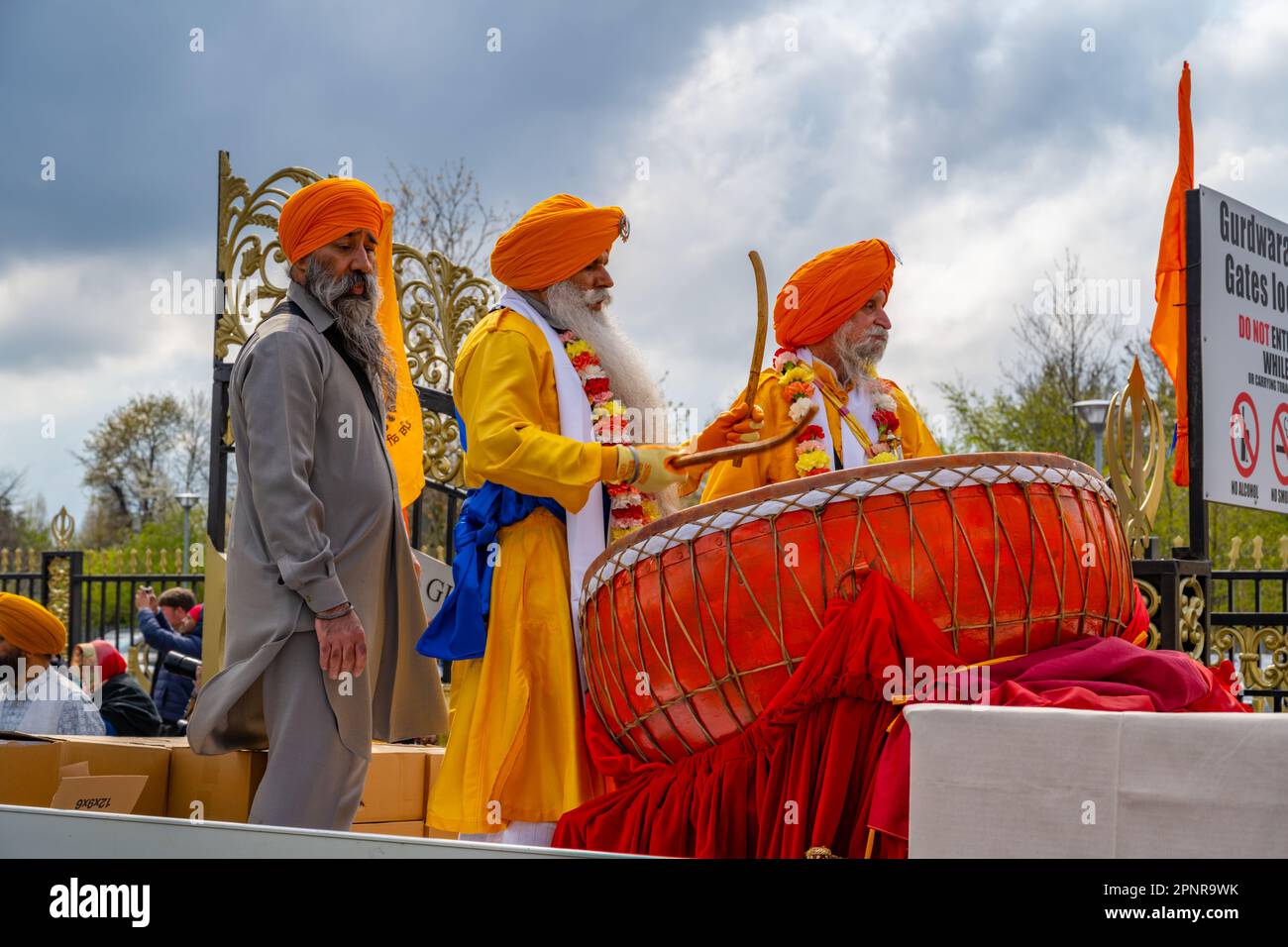 Vaisakhi parade drummers leaving the Siri Guru Nanak Darbar Gurdwara, Gravesend Kent Stock Photo