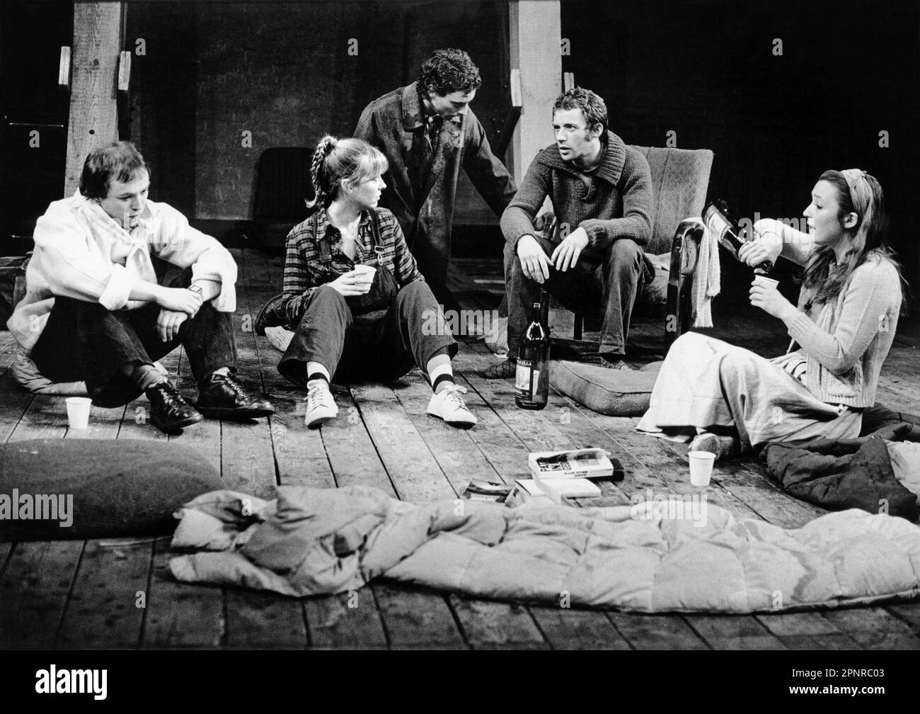 l-r: Iain Mitchell (Stephen), Jill Baker (Hazel), David Threlfall (Fitz), Charles Wegner (Olly), Lesley Manville (Ali) in SAVAGE AMUSEMENT by Peter Flannery at the Royal Shakespeare Company (RSC),The Warehouse, London WC2  05/07/1978  design: Chris Dyer  lighting: Brian Wigney  director: John Caird Stock Photo