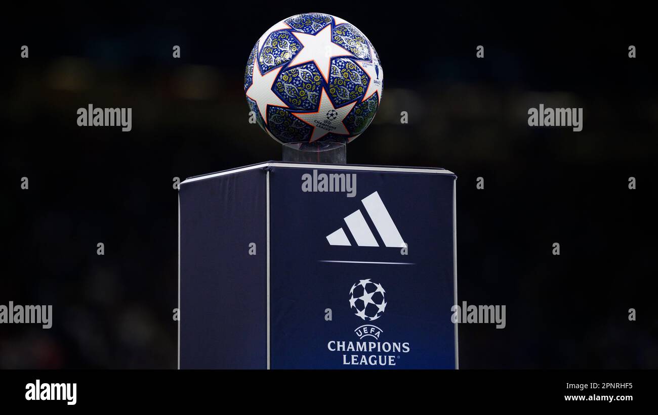 Ballon football ligue des champions officiel Juventus bleu adidas