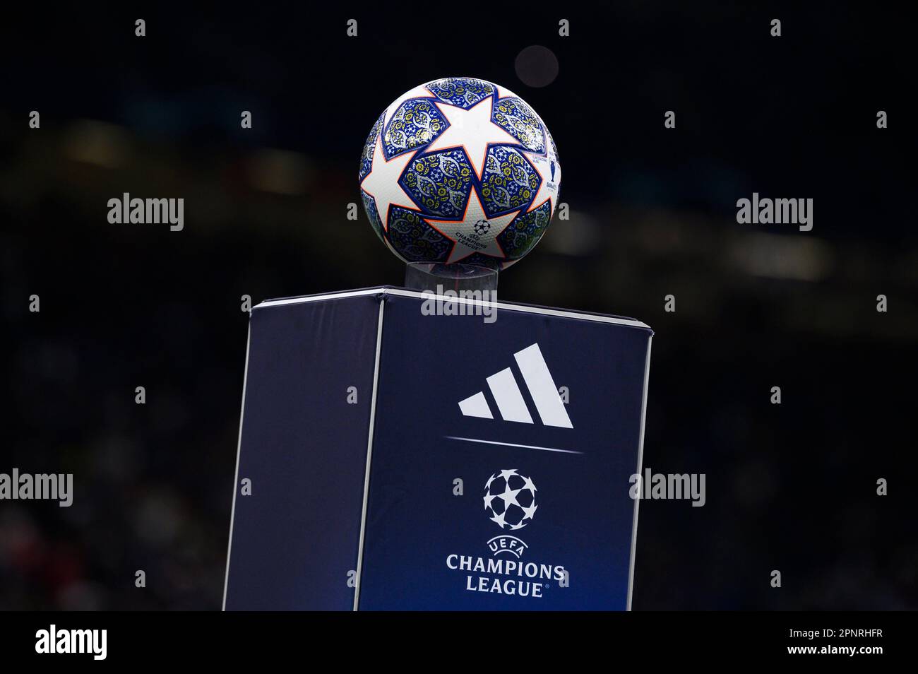 El nuevo balón de la UEFA Champions League 23/24 - Blogs - Fútbol Emotion