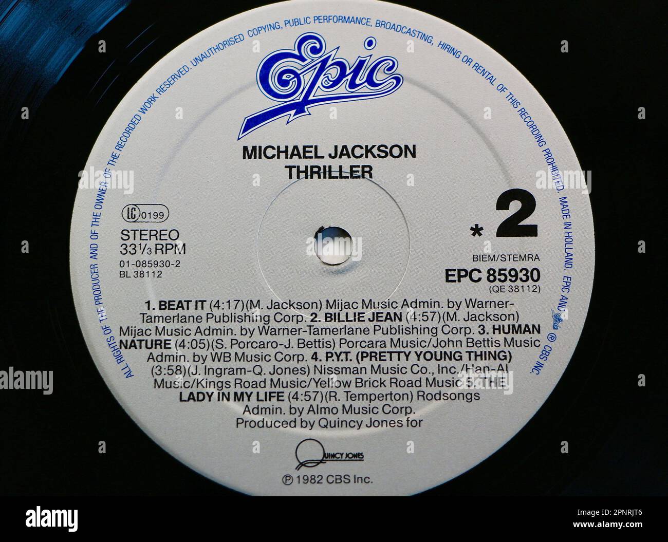 Pop, disco, rock y funk artista, Michael Jackson álbum de música en disco  LP de vinilo. Título: Thriller álbum de portada Fotografía de stock - Alamy