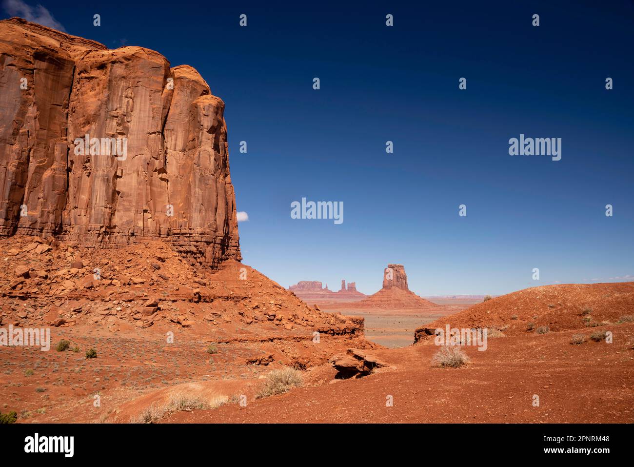 Artist's Point, a viewpoint in Monument Valley Tribal Park, Navajo ...