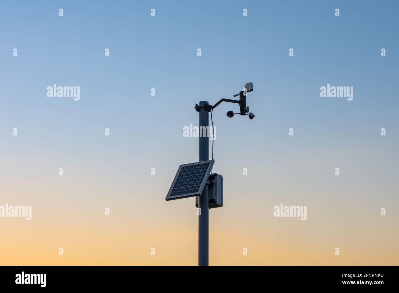 Meteorologist forecast hi-res stock photography and images - Page 6 - Alamy