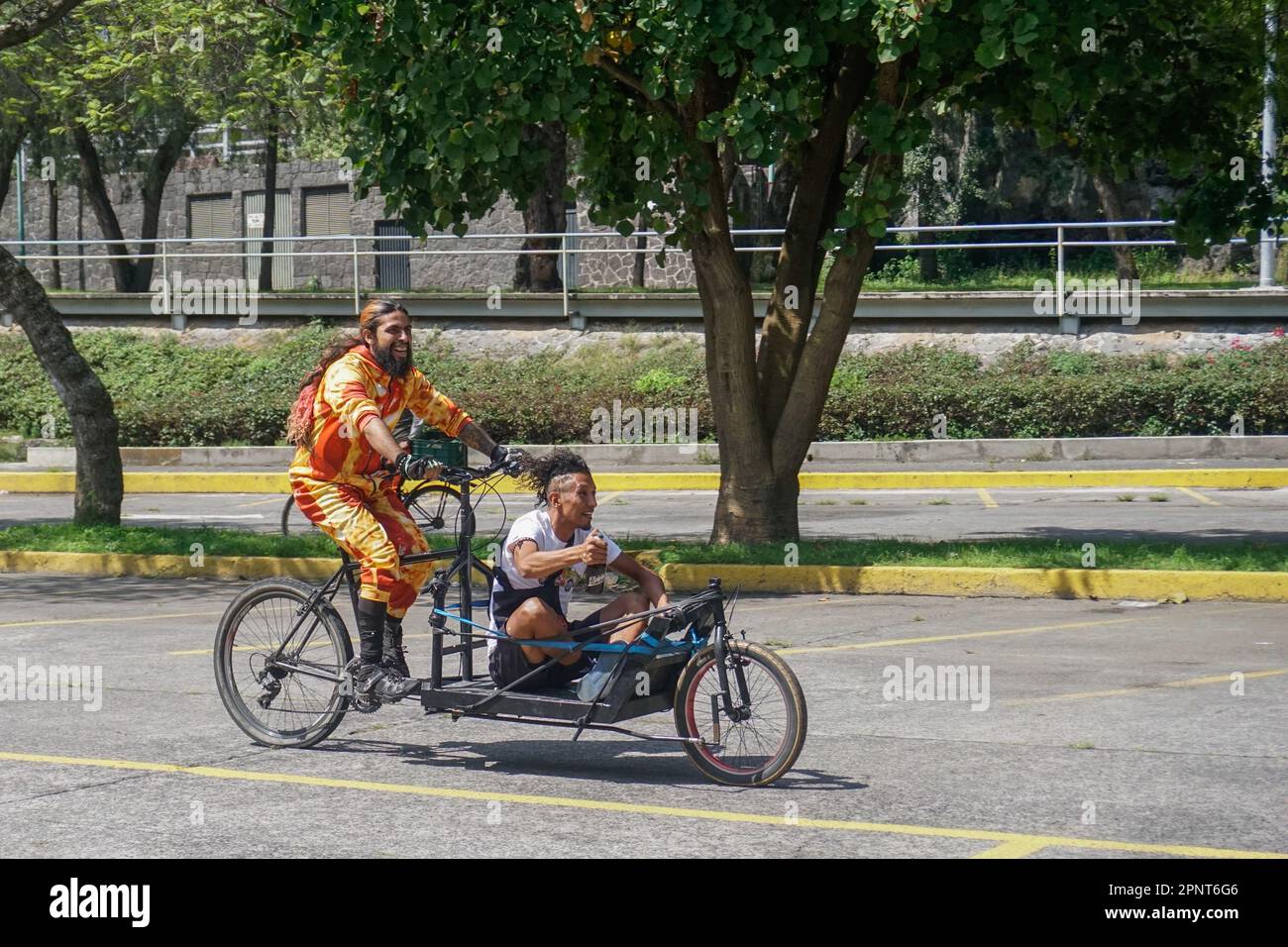 Fernando Núñez, left, and Johnny Rivas participate in a cargo bicycle ...
