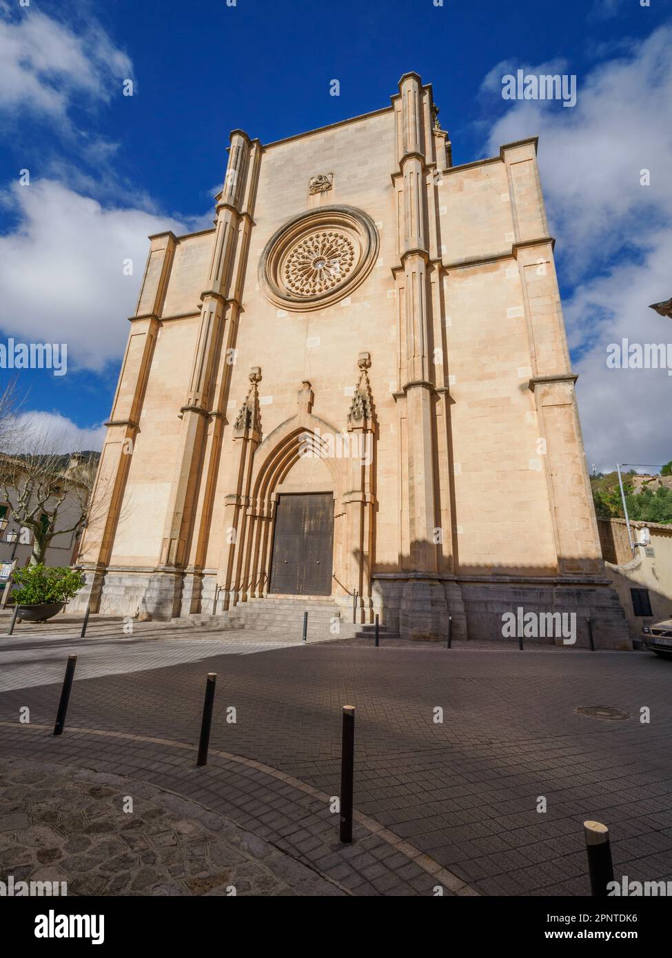 The church of Sant Pere in the town of Esporles  in the Tramuntana Mountains of Majorca Spain Stock Photo