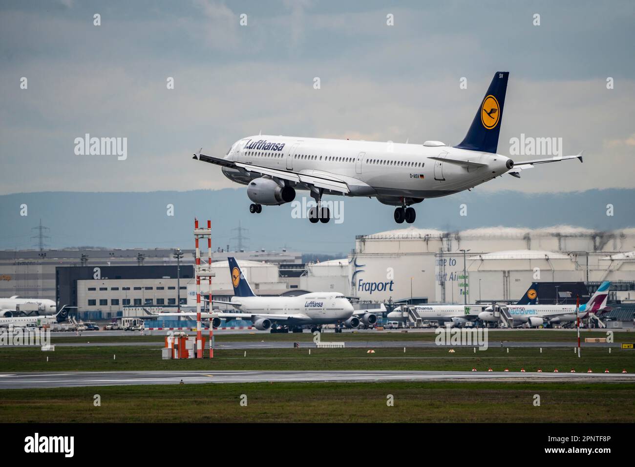 Lufthansa Airbus A321, D-AISV, approaching Frankfurt Airport, fuel depot, aviation fuel, FRA, Hesse, Germany, Stock Photo