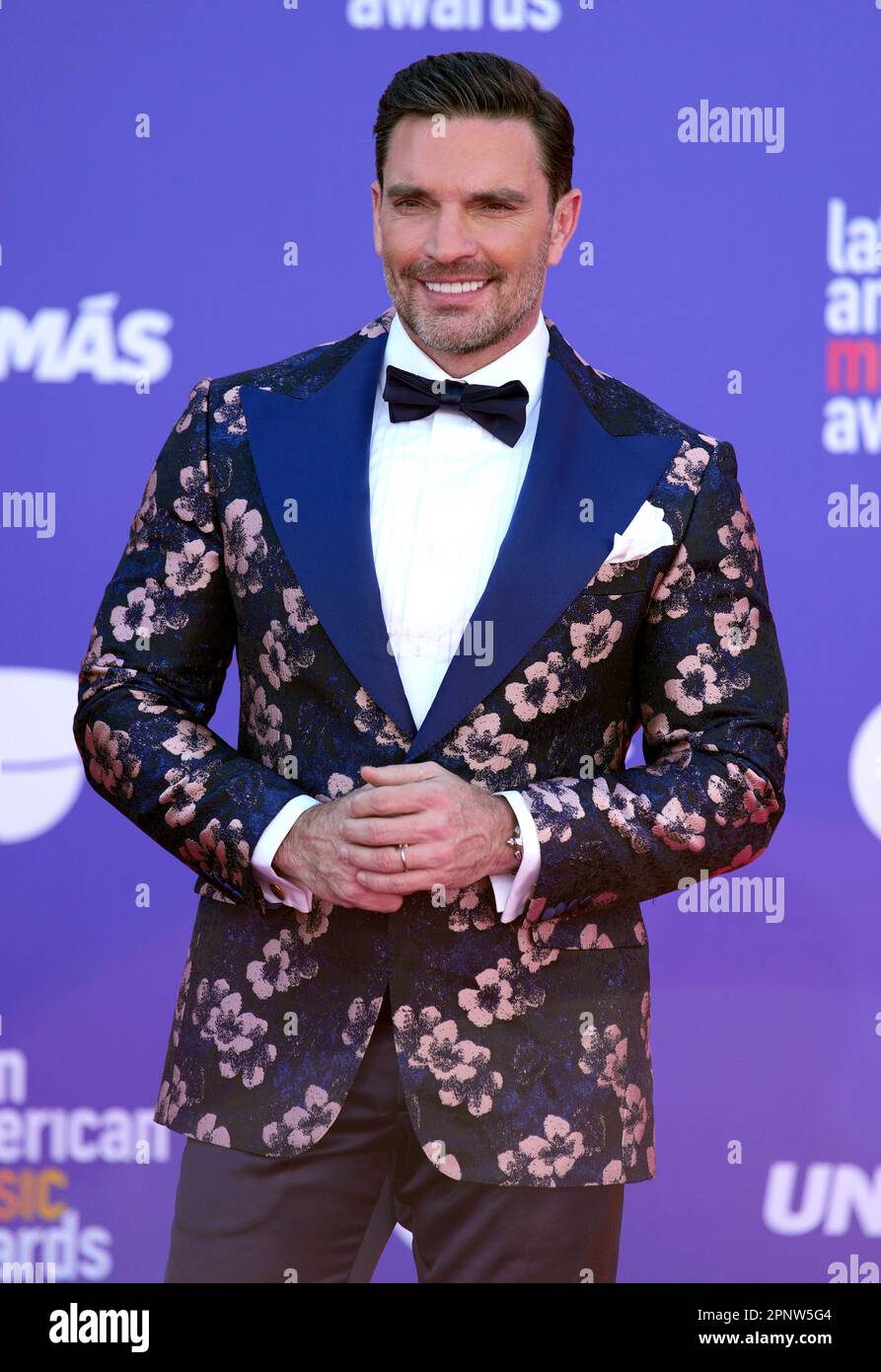 Julian Gil arrives at the Latin American Music Awards on Thursday ...