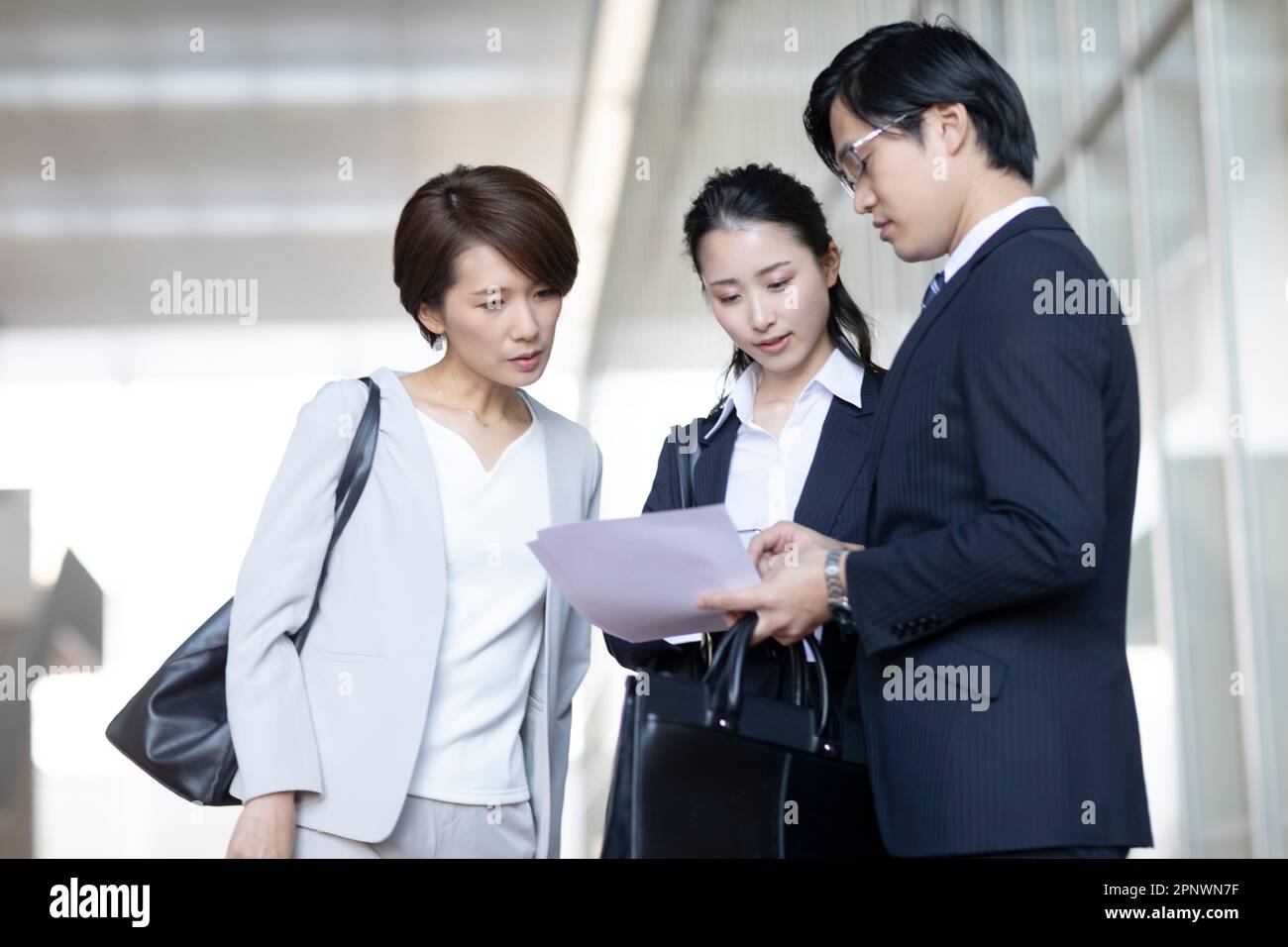 Suit subordinate hi-res stock photography and images - Alamy