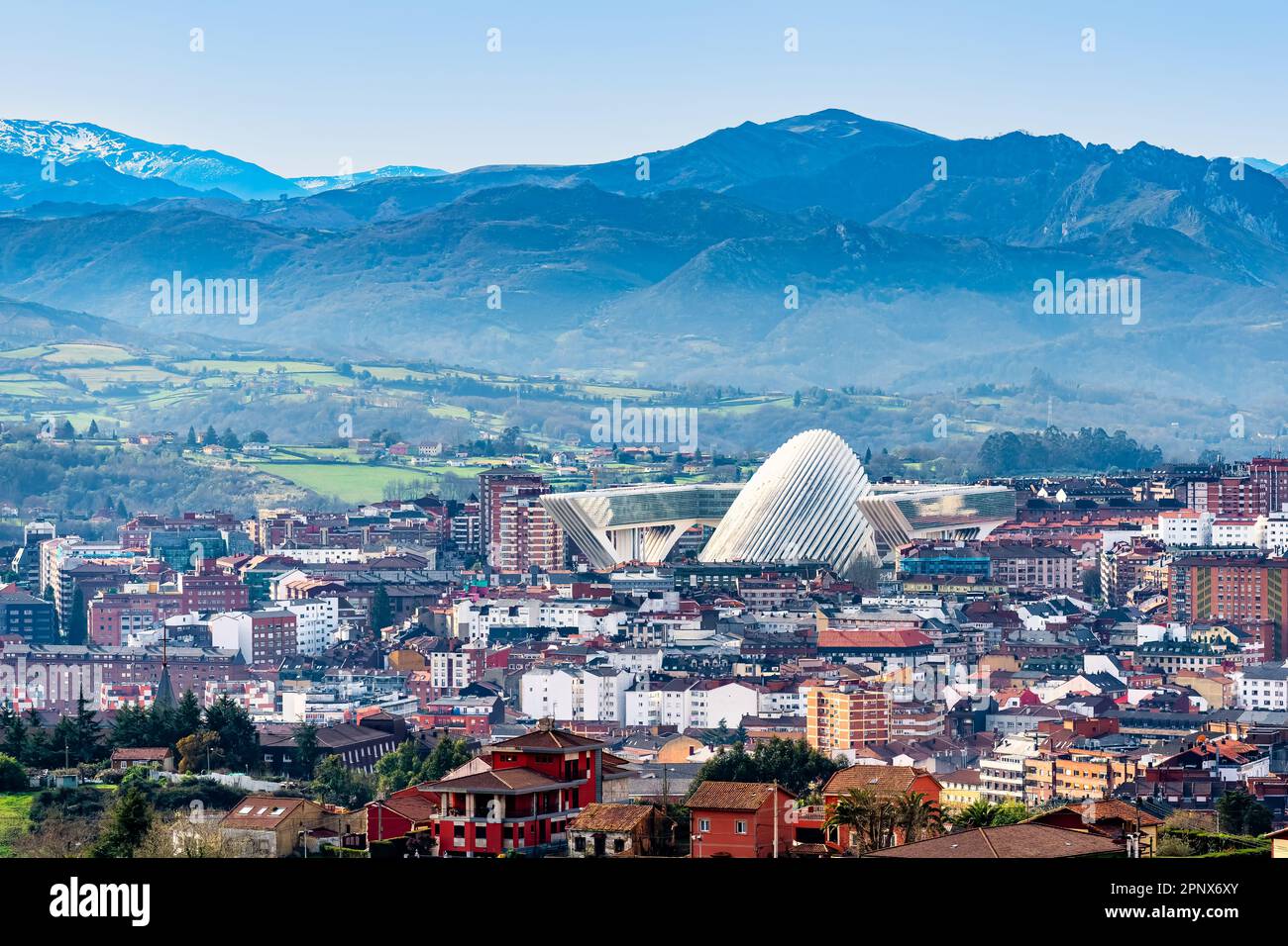 Panorámica completa de Oviedo desde el mirador del Monte Naranco