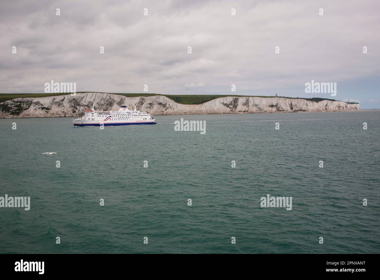 English channel ferry coast hi-res stock photography and images - Alamy