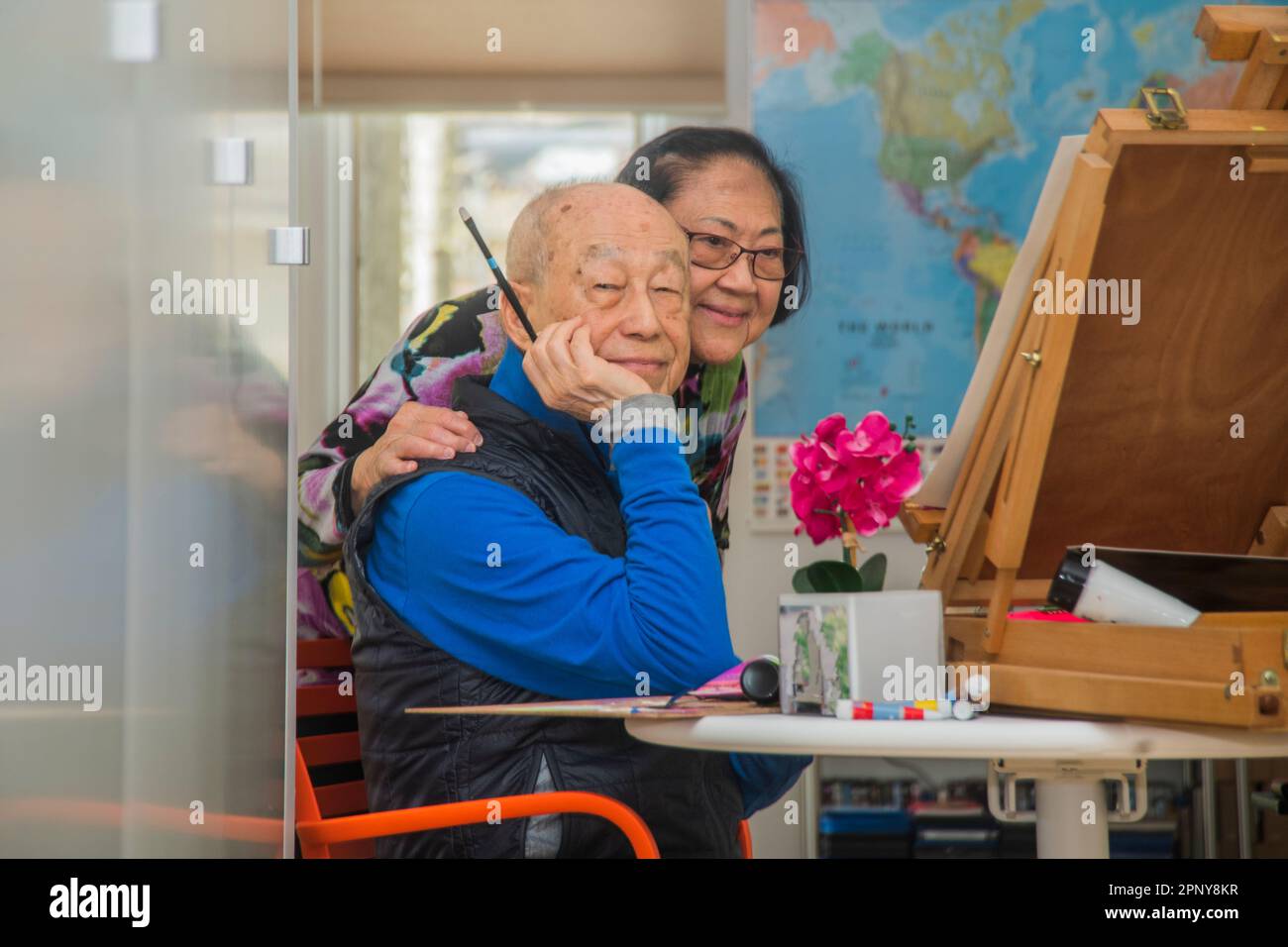 Elderly male painting hi-res stock photography and images - Alamy