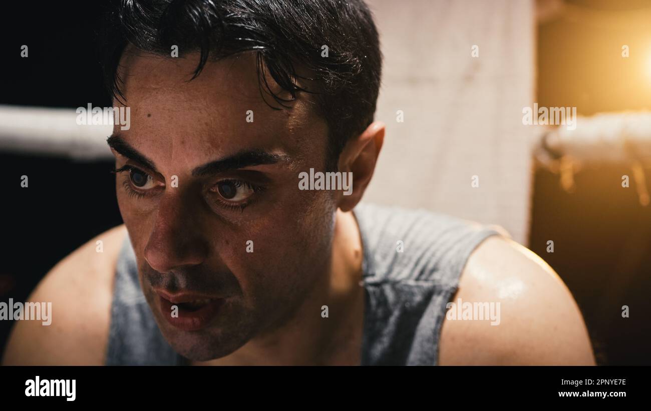 Fighting ringside hi-res stock photography and images - Alamy