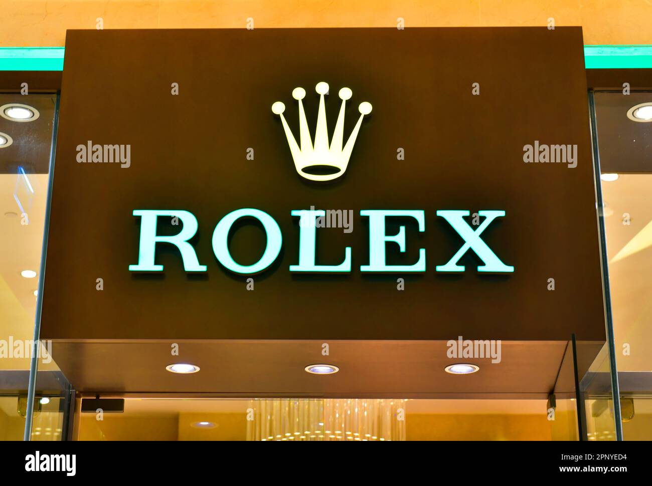 Rolex sign shop front hi-res stock photography and images - Alamy