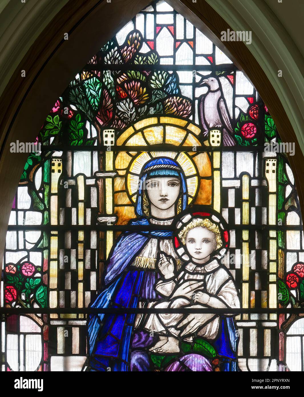 The Madonna and Child, by Veronica Whall (1926), Whalley Methodist Church, Whalley, Lancashire, UK Stock Photo