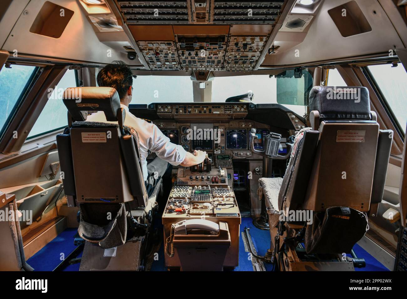 Airline pilot hires stock photography and images Alamy