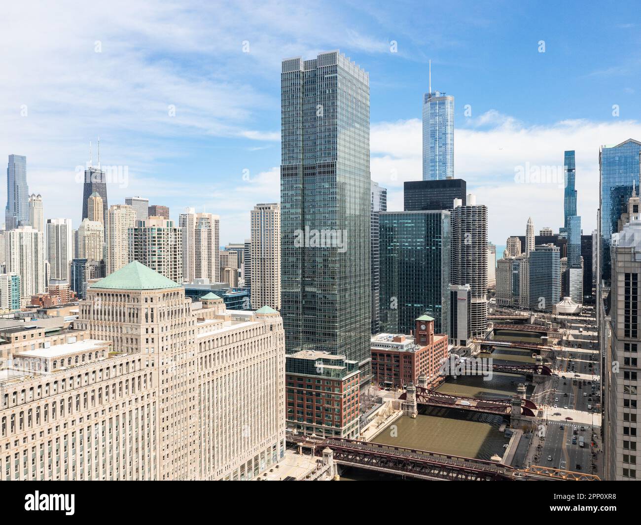 Buildings along the Chicago River Stock Photo - Alamy