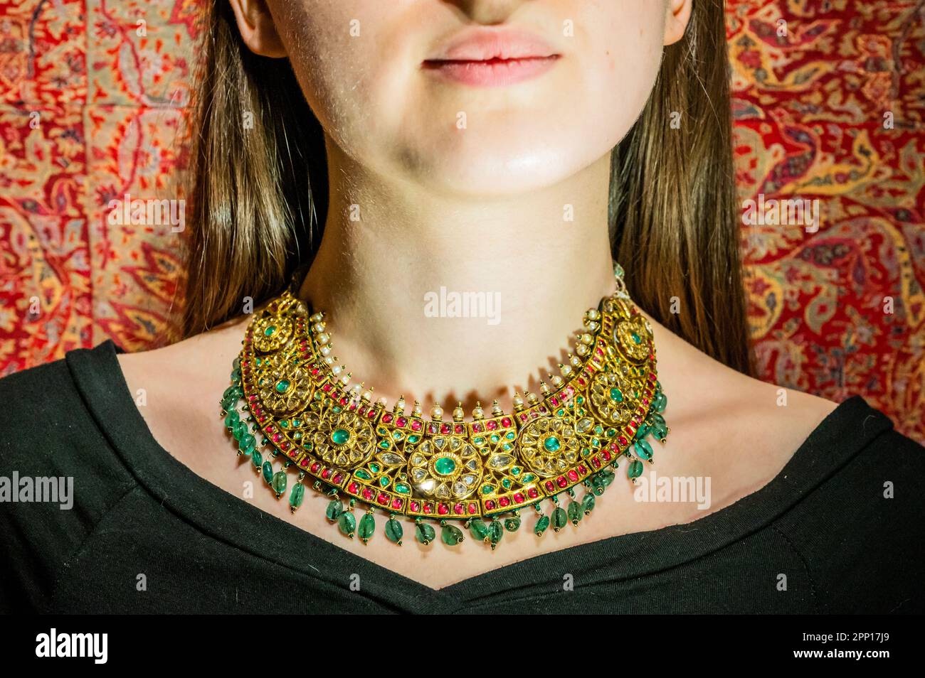 Wedding Style Red Stone Kundan Choker Necklace Set With Earring Maang Tikka  – Steorra Jewels