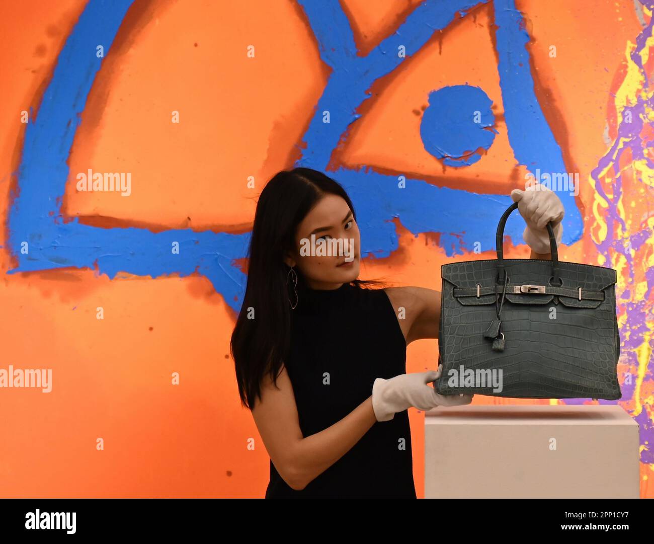 Hermes birkin orange bag hi-res stock photography and images - Alamy