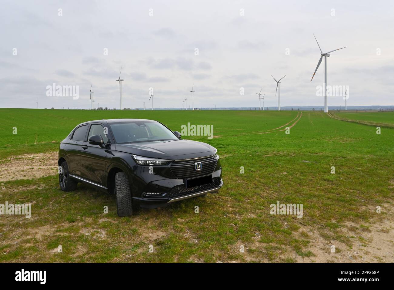 Puck, Polen - 16. April 2023: Rückleuchten des neuen Modells des Honda HR-V  Hybrid Stockfotografie - Alamy