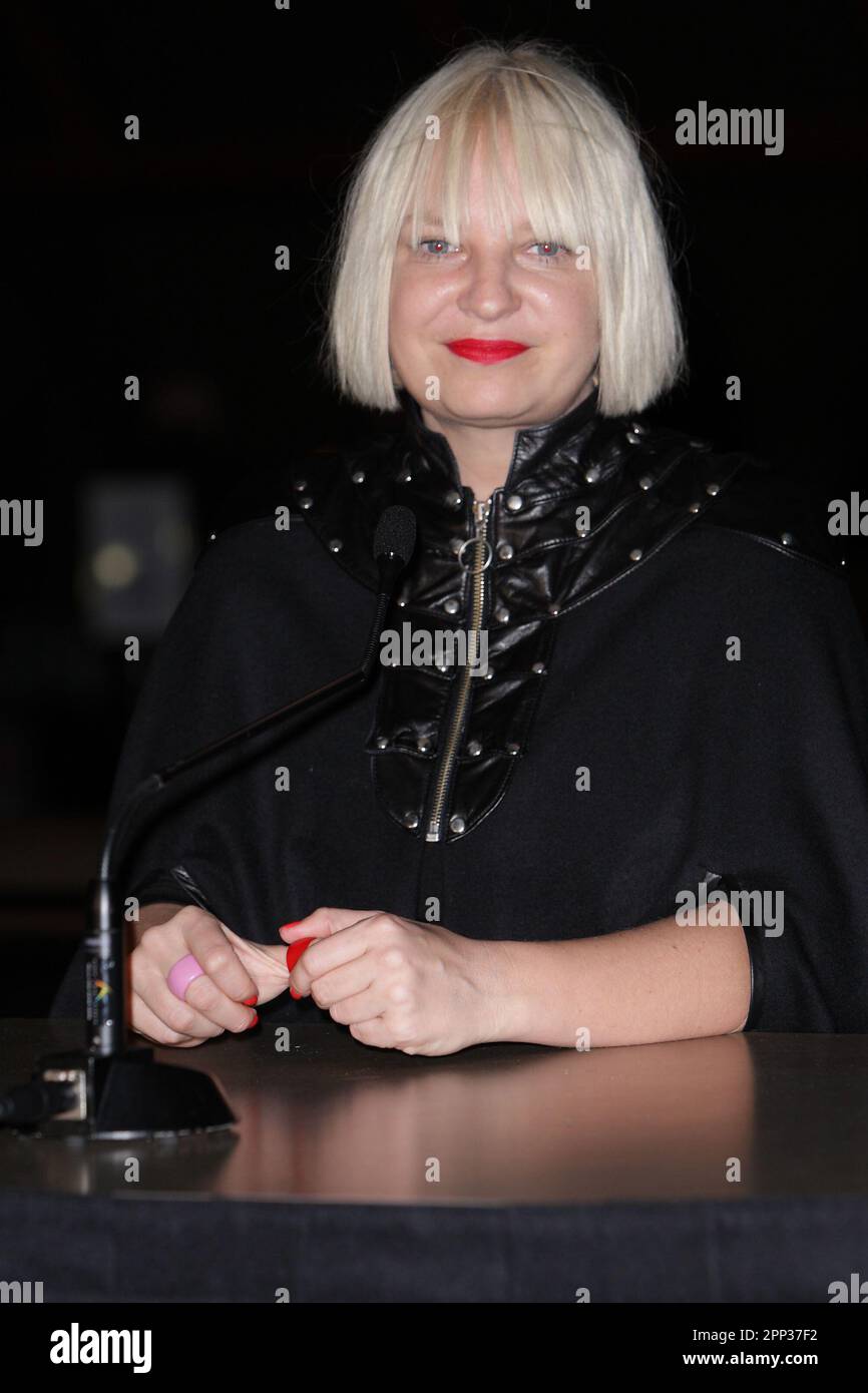 Sia Furler The 2010 Australian Recording Industry 'ARIA' Awards held at Sydney Opera House - Media Room Sydney, Australia - 07.11.10 Stock Photo