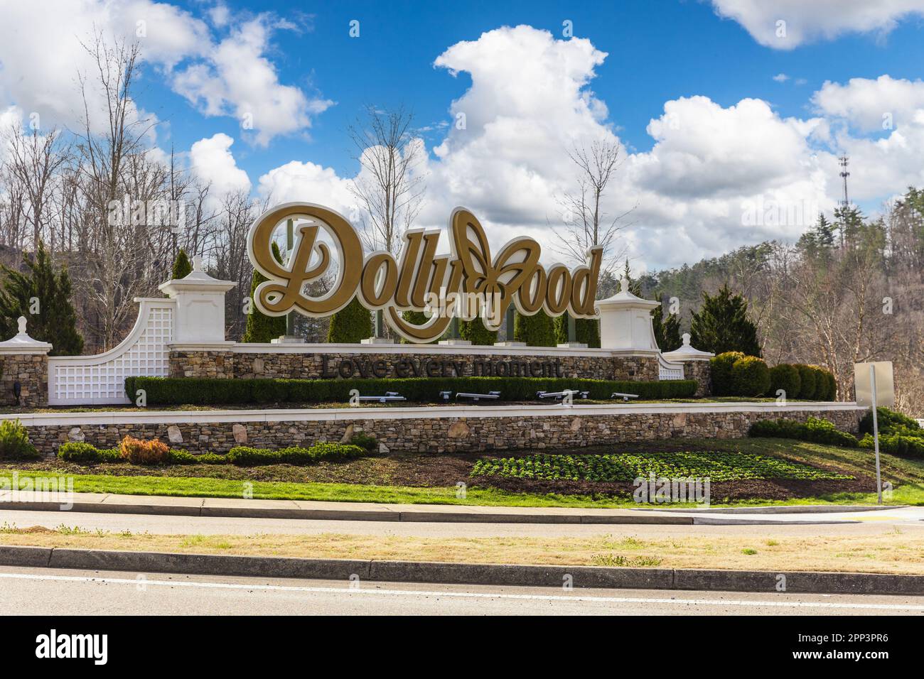 Pigeon TN March 2022 Dollywood sign near the entrance to the