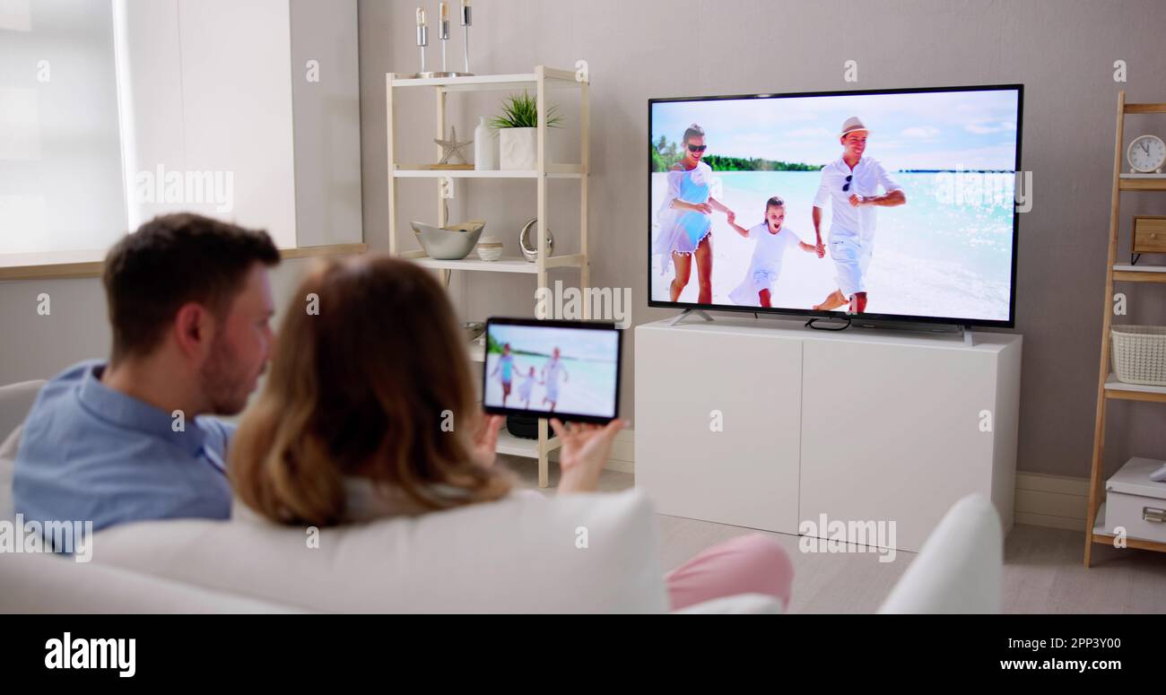 Man woman watching movies hi-res stock photography and images - Alamy