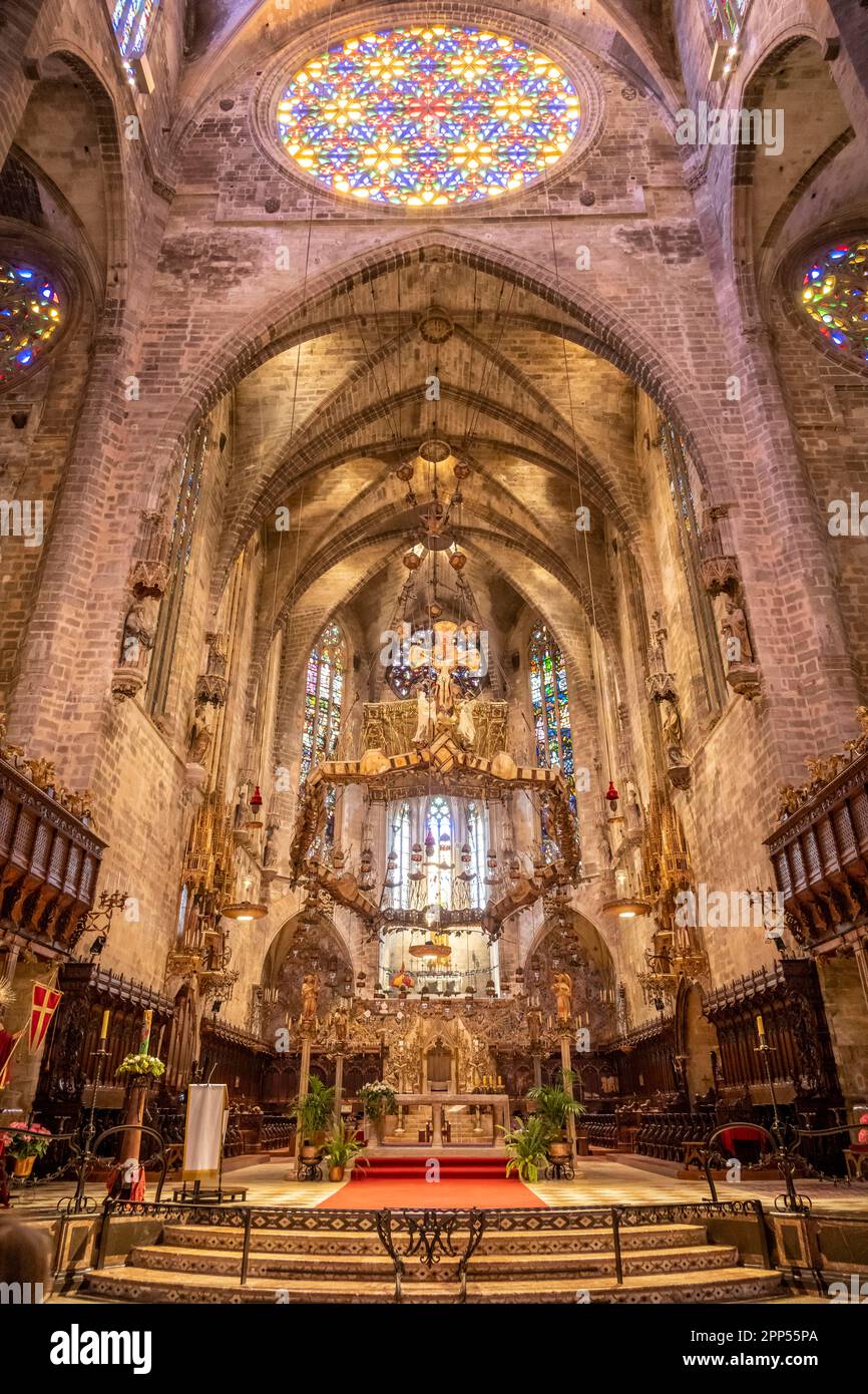 Interior, Palma Cathedral, Palma de Majorca, Spain Stock Photo - Alamy