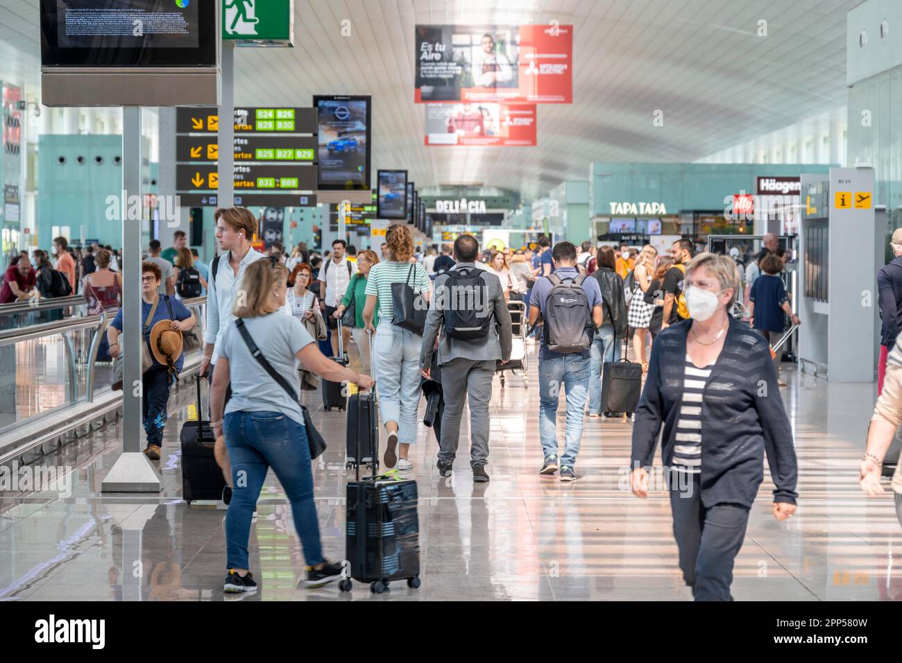 Josep Tarradellas Airport BarcelonaEl Prat, passengers at checkin