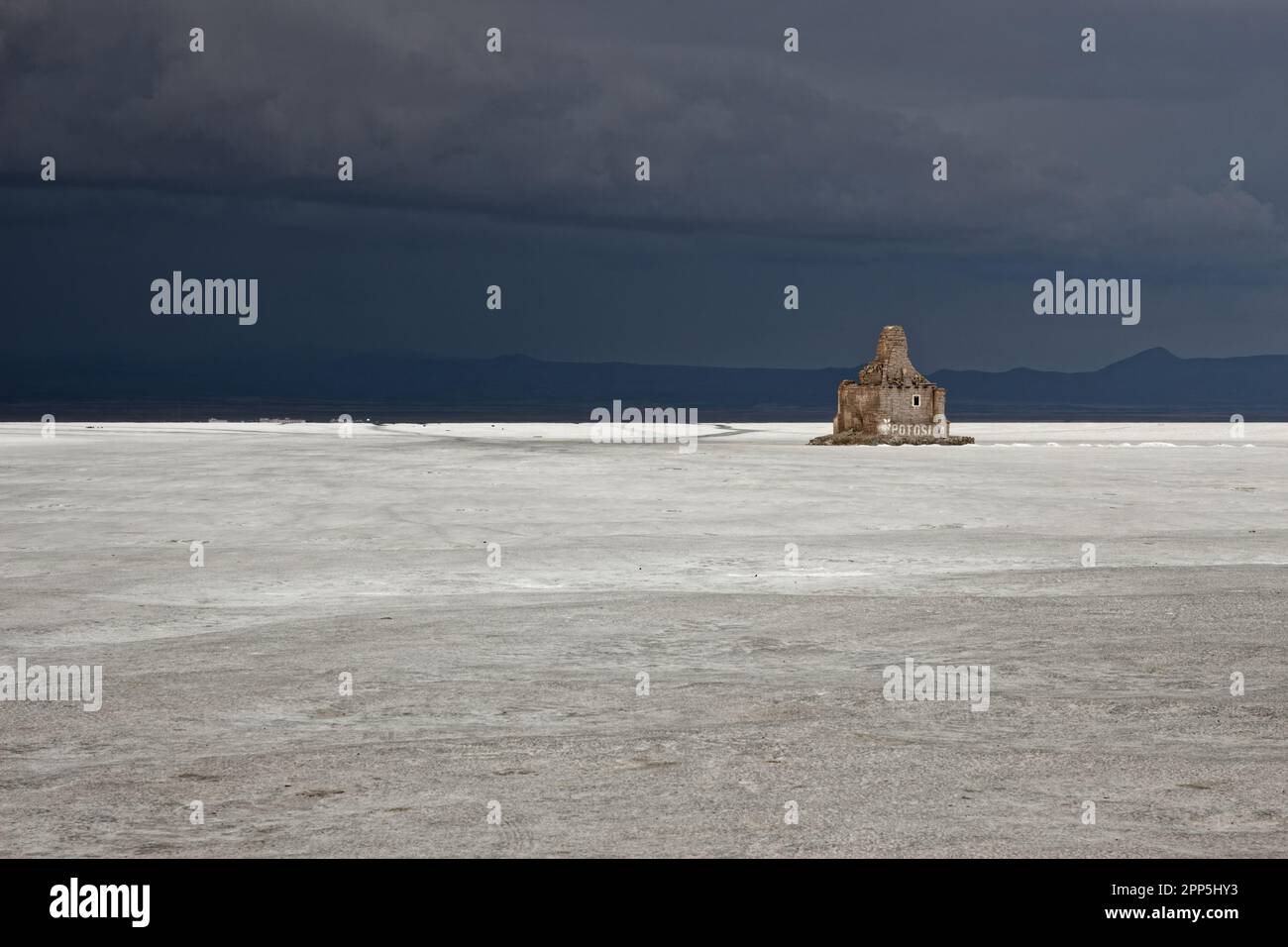 A coming storm at the salt flats of Salar de Uyuni, Bolivia Stock Photo