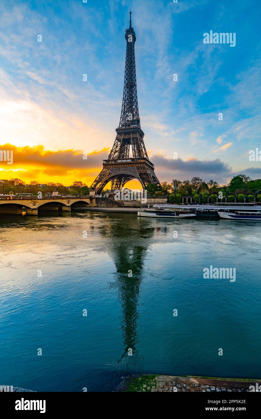Eiffel Tower, French: Tour Eiffel, silhouette at sunrise time on