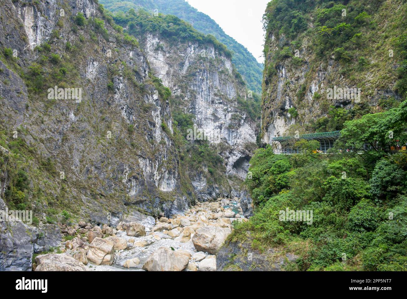 Scenic view of Taroko National Park with high mountain cliff face in Taroko National Park, Xiulin Township, Hualien, Taiwan Stock Photo