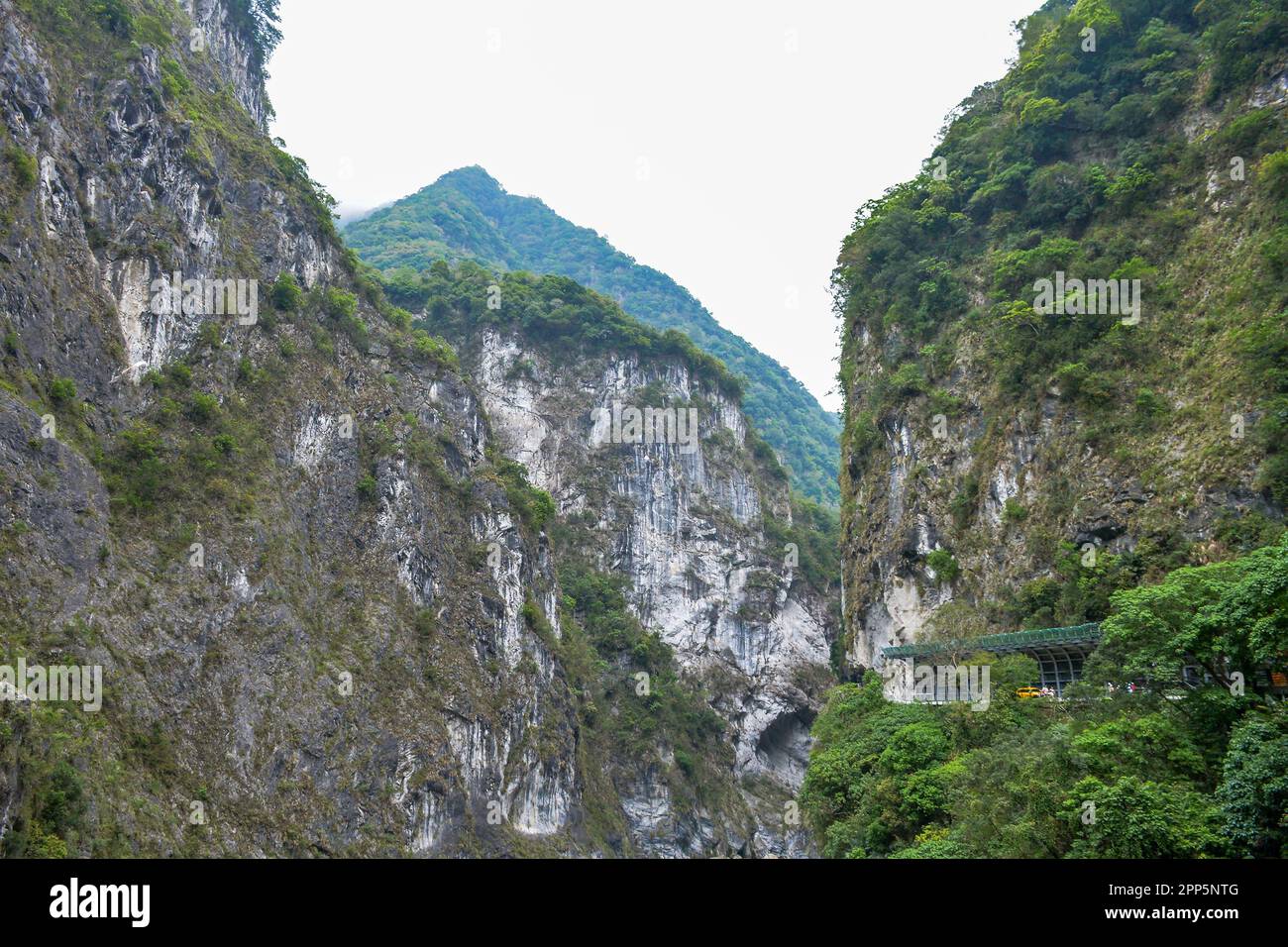 Scenic view of Taroko National Park with high mountain cliff face in Taroko National Park, Xiulin Township, Hualien, Taiwan Stock Photo