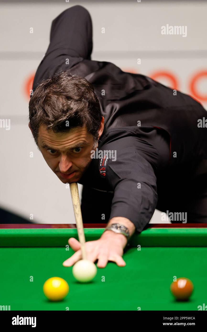 Ronnie O'Sullivan during day one of the Cazoo World Snooker Championship at  the Crucible Theatre, Sheffield. Picture date: Saturday April 15, 2023  Stock Photo - Alamy