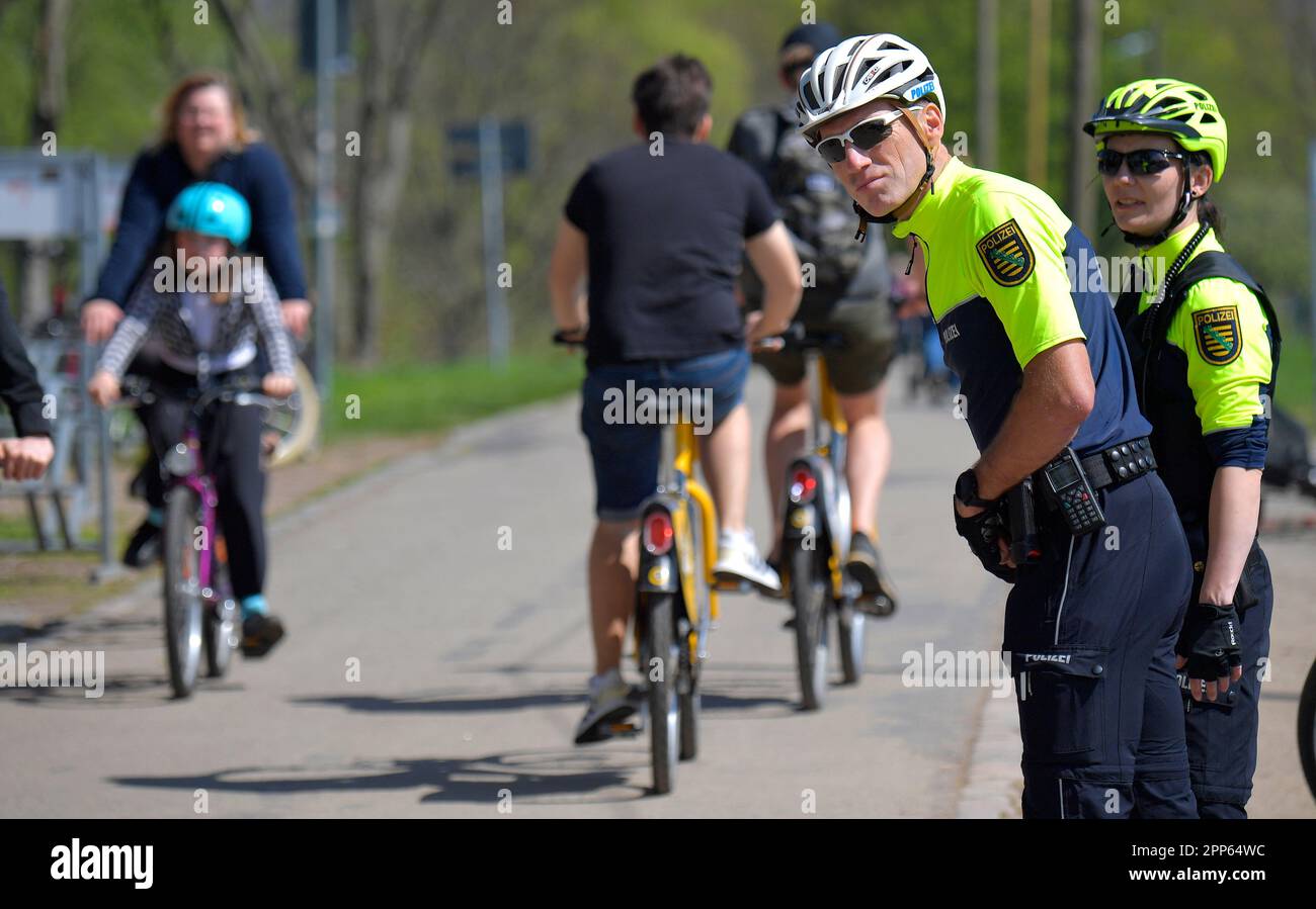 22 April 2023, Saxony, Dresden Police officers Eva Walter and Thomas