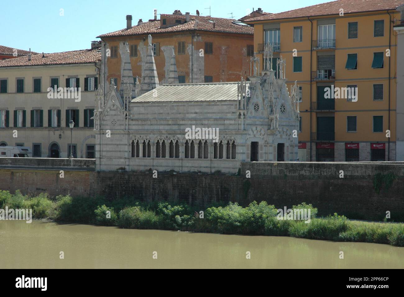 Chiesa Di Santa Maria della Spina su fiume Arno. Pisa Stock Photo