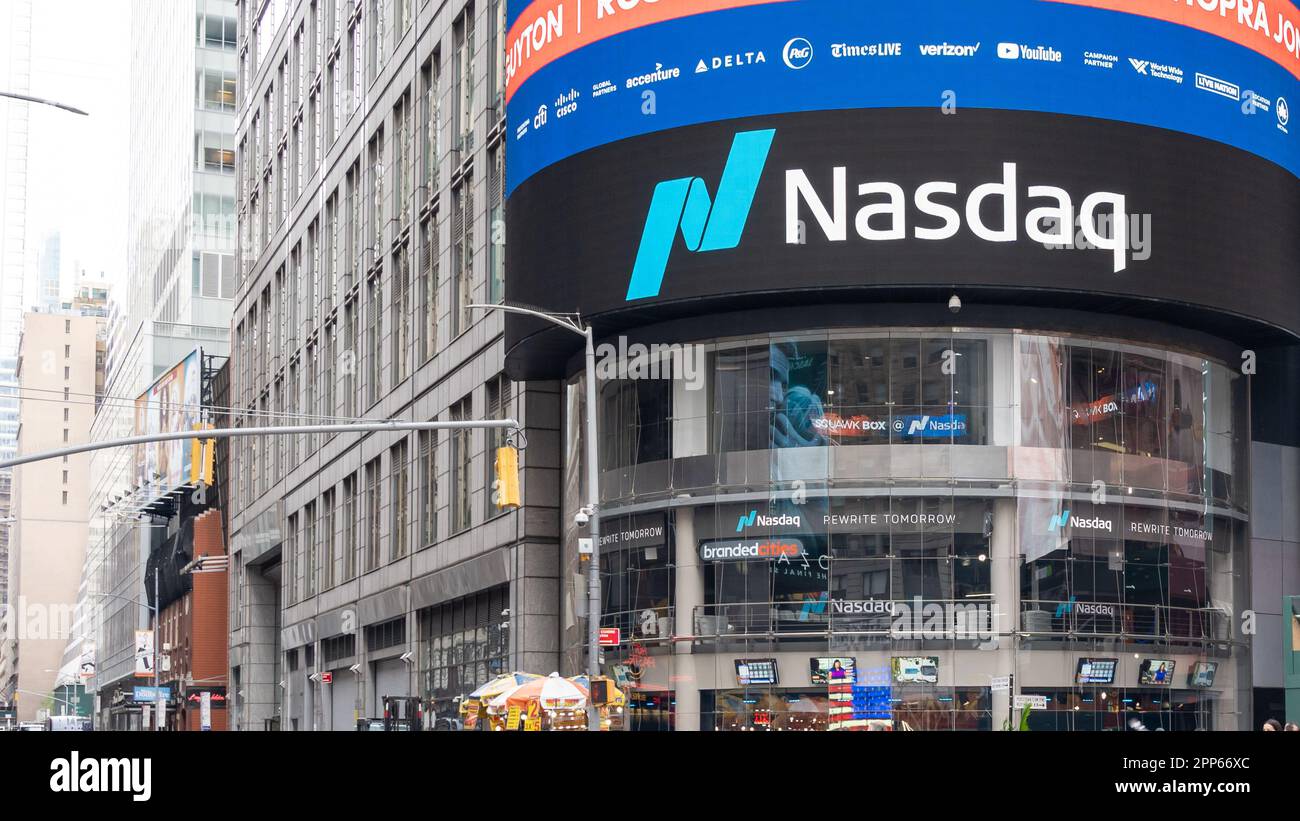 The nasdaq stock exchange headquarters in new york usa stock photo alamy