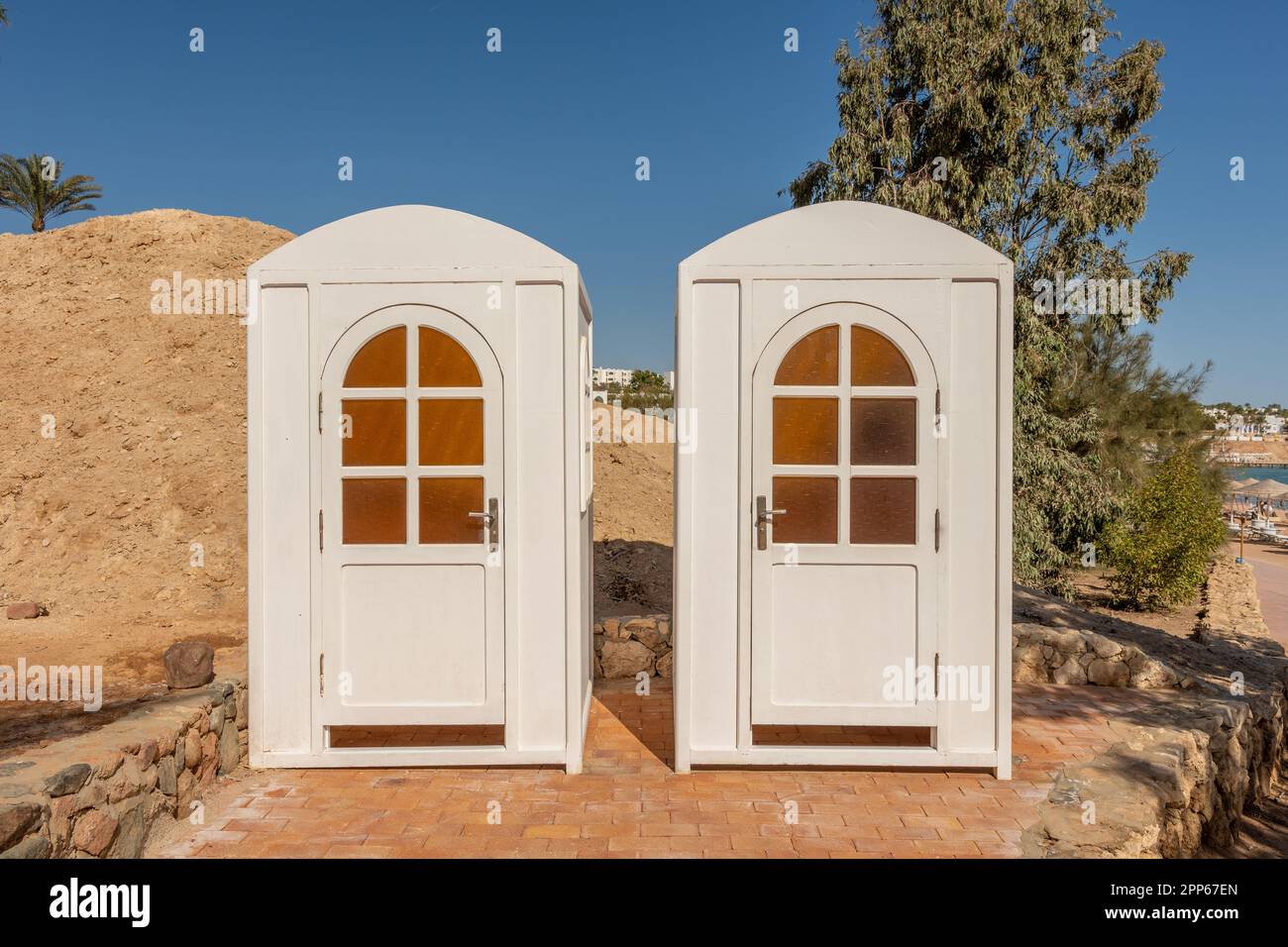 Beach changing room hires stock photography and images Alamy