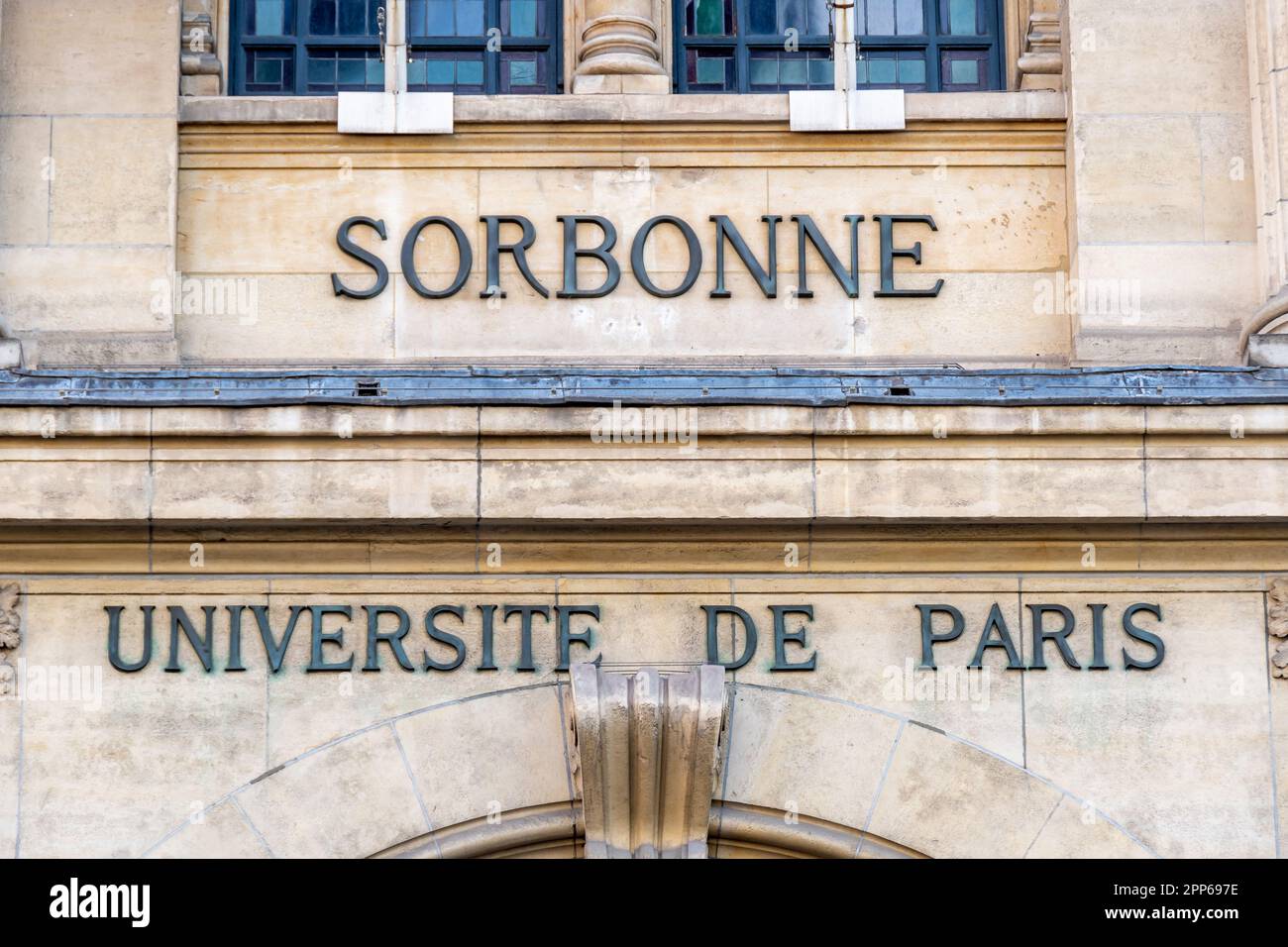 Sign reading 'Sorbonne Universite de Paris' written in French on the