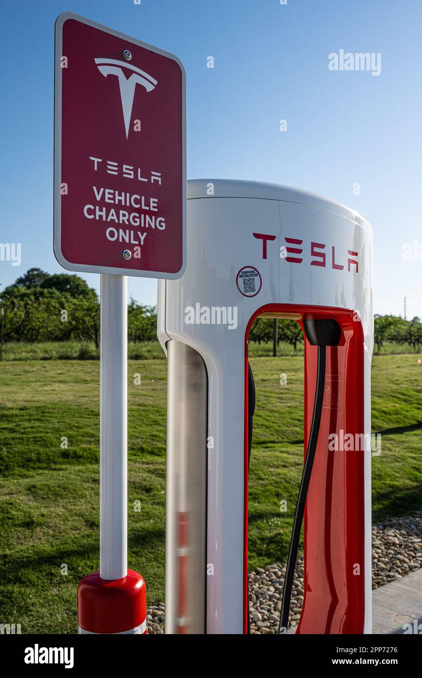 Tesla vehicle charging station at Buc-ees in Warner Robins, Georgia. (USA) Stock Photo